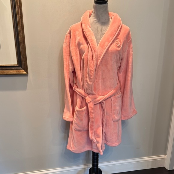 Victoria's Secret Other - Victoria's Secret Pink Shawl Collar robe Plush Texture EUC M/L